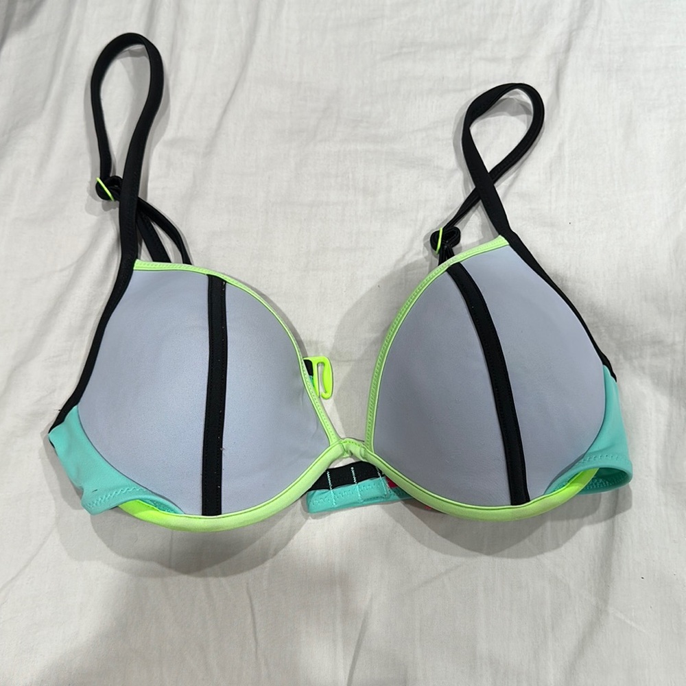 Bikini top